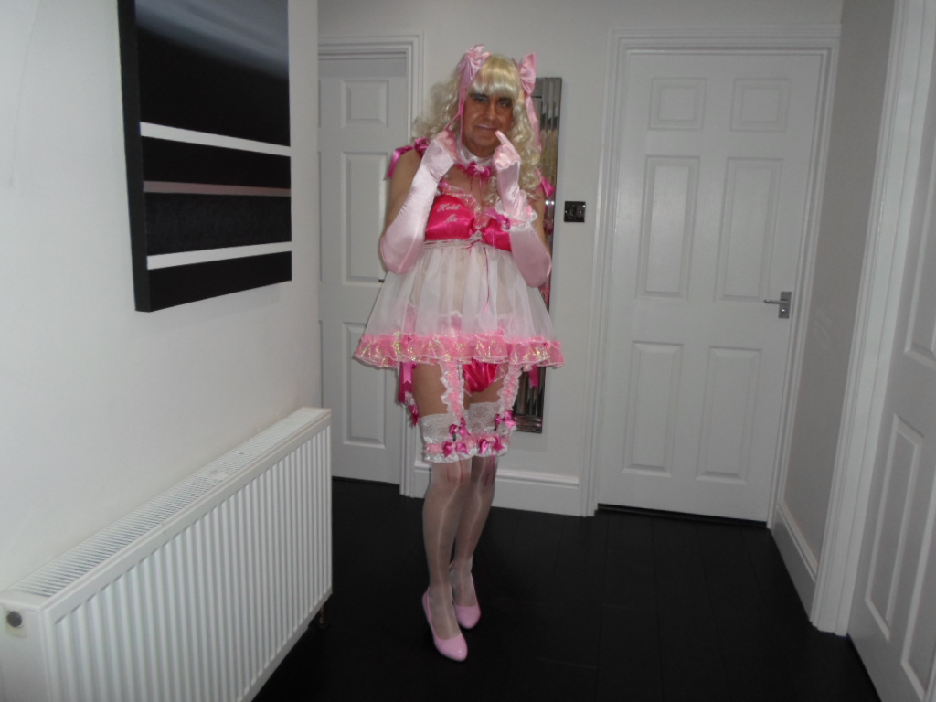 Mincing Prissy Sissy in lingerie inspired by Prim's artwork